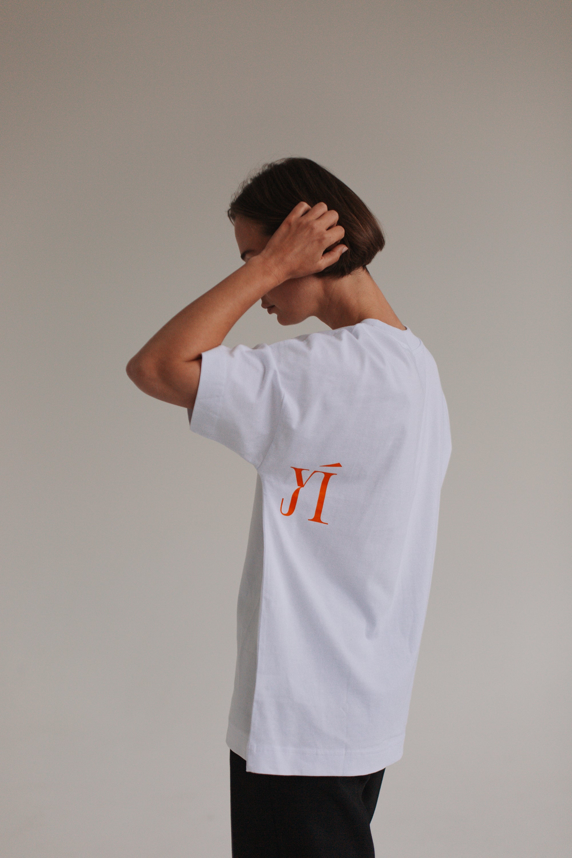 T-shirt / YI