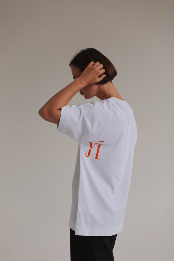 T-shirt / YI