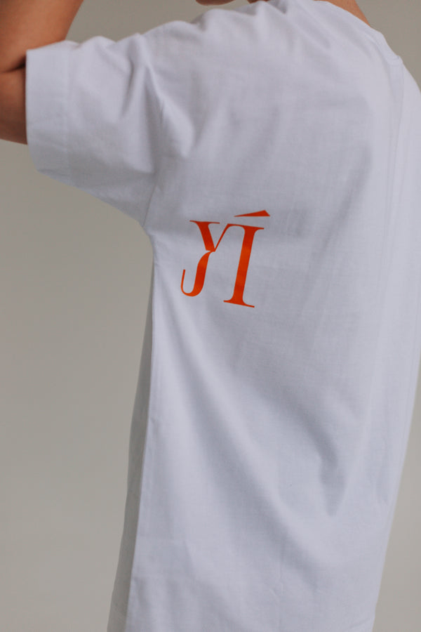 T-shirt / YI